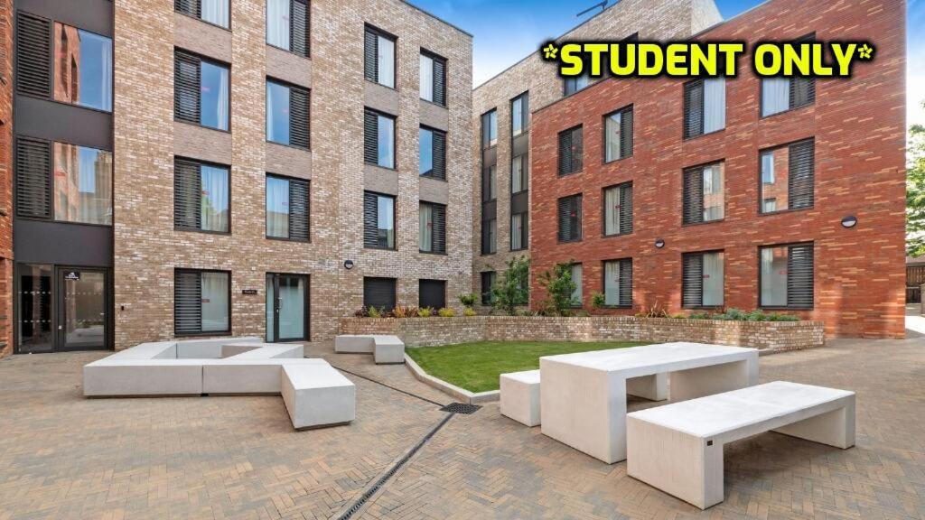 Student Only Zeni Ensuite Rooms, Colchester Dış mekan fotoğraf